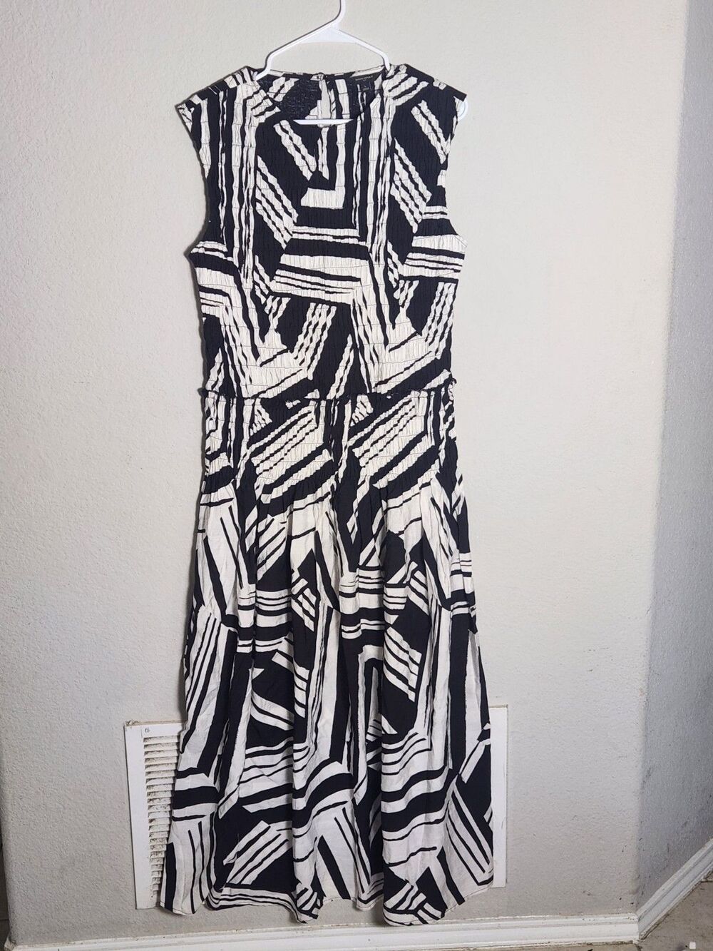 Banana Republic Black White Geometric A-Line Maxi Dress Sleeveless Round Neck L